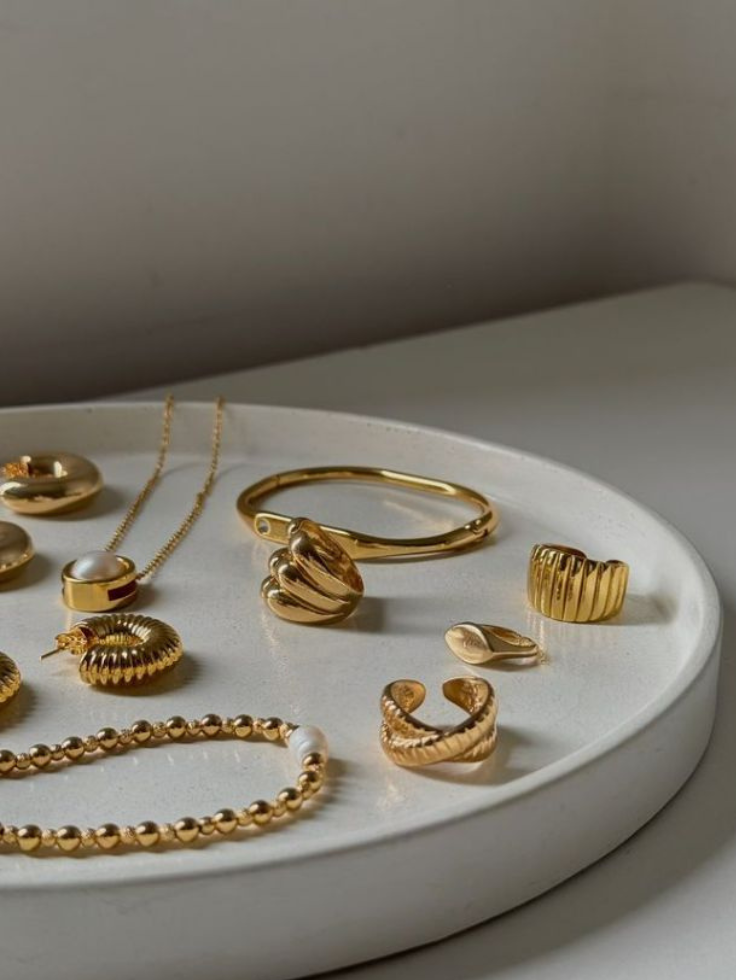 Oro Bañado, Enchapado y Rodio: ¿Qué Significa Cada Uno y Cómo Cuidarlos?